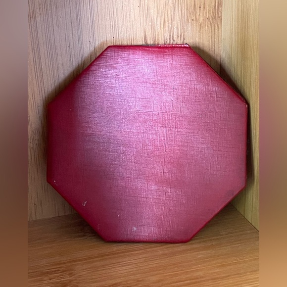 Vintage 1970’s leather painted pocket mirror - Picture 2 of 4